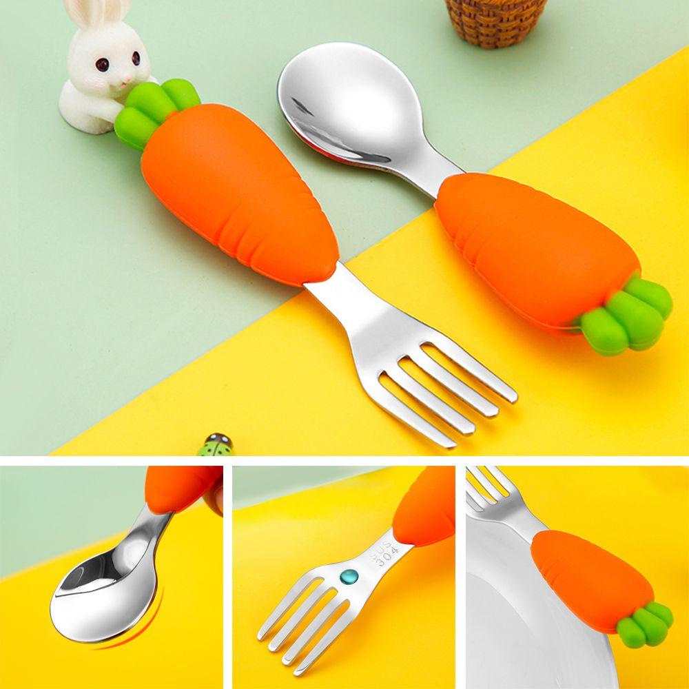 Bộ Muỗng Nĩa Hình Cà Rốt Dễ Thương Cho Bé