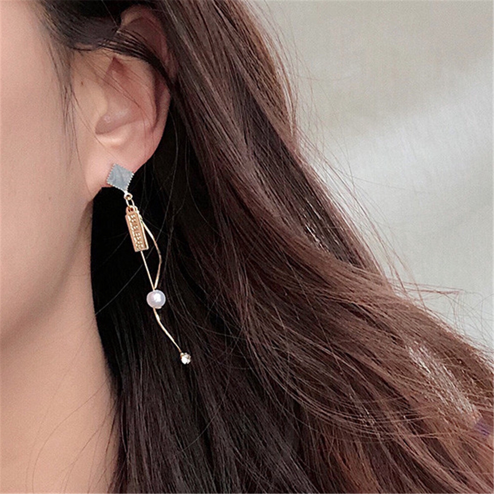 Bông tai dạng xỏ kim loại phối tua rua lượn sóng đính đá kiểu dáng đơn giản thời trang