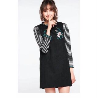 Đầm Zara thêu ngực phối tay kẻ