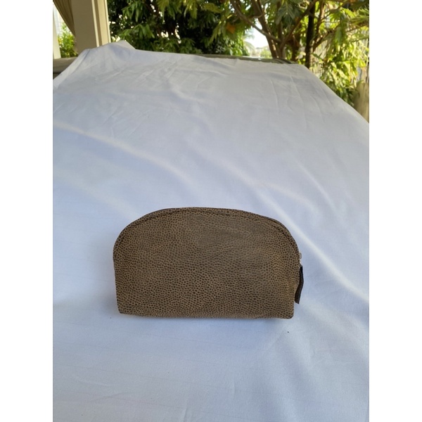 Túi ví chuẩn si. Túi ví qua sử dụng. Khách vui lòng xem hình nếu muốn biết thêm thông tin sản phẩm mời khách vô chat nhé