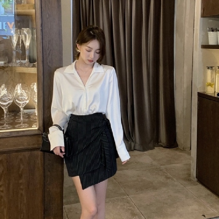 Áo sơ mi cổ bẻ chữ V/ Chân váy ngắn PERTY phong cách Hàn Quốc trẻ trung dành cho nữ