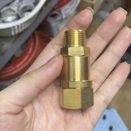 Khớp chống xoắn dây máy rửa xe cao áp Taiwan chống rối dây ren 17mm làm bằng đồng ĐNB