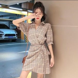 Đầm caro cột eo vạt chéo