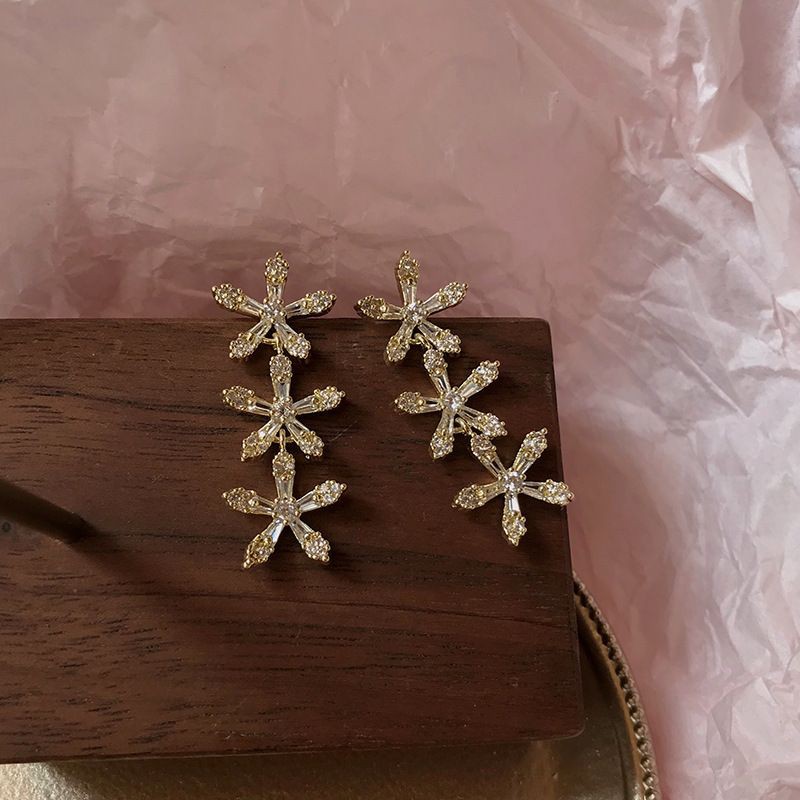 Khuyên tai nữ bạc S925 - Hoa tai nữ dải hoa đính đá lấp lánh dễ thương sang chảnh ZaZa.accessories KT8078