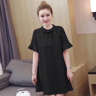 Đầm form rộng phối ren