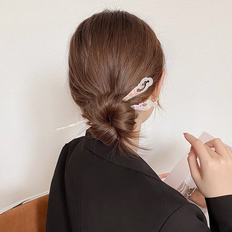 Kẹp Tóc Đính Bóng Lông Đơn Giản Hiện Đại