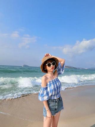 Áo kẻ trệt vai
