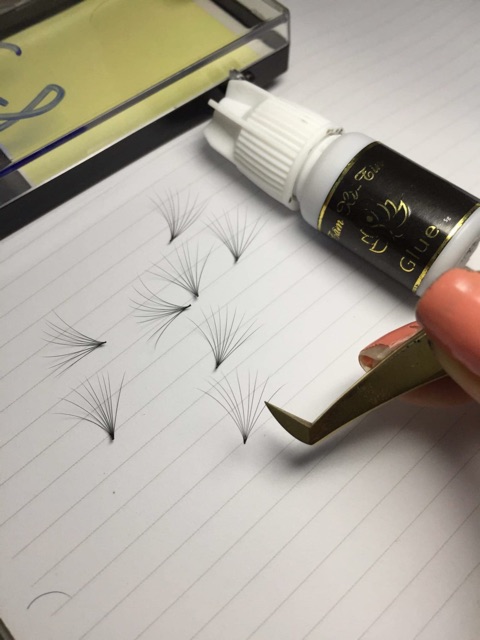 Keo nối mi Tâm Xitin và Keo tạo fan Tâm Xitin Nắp đỏ và Nắp Trắng (lọ 5ml) Tam Xitin Eyelash Glue for Eyelash Extensions