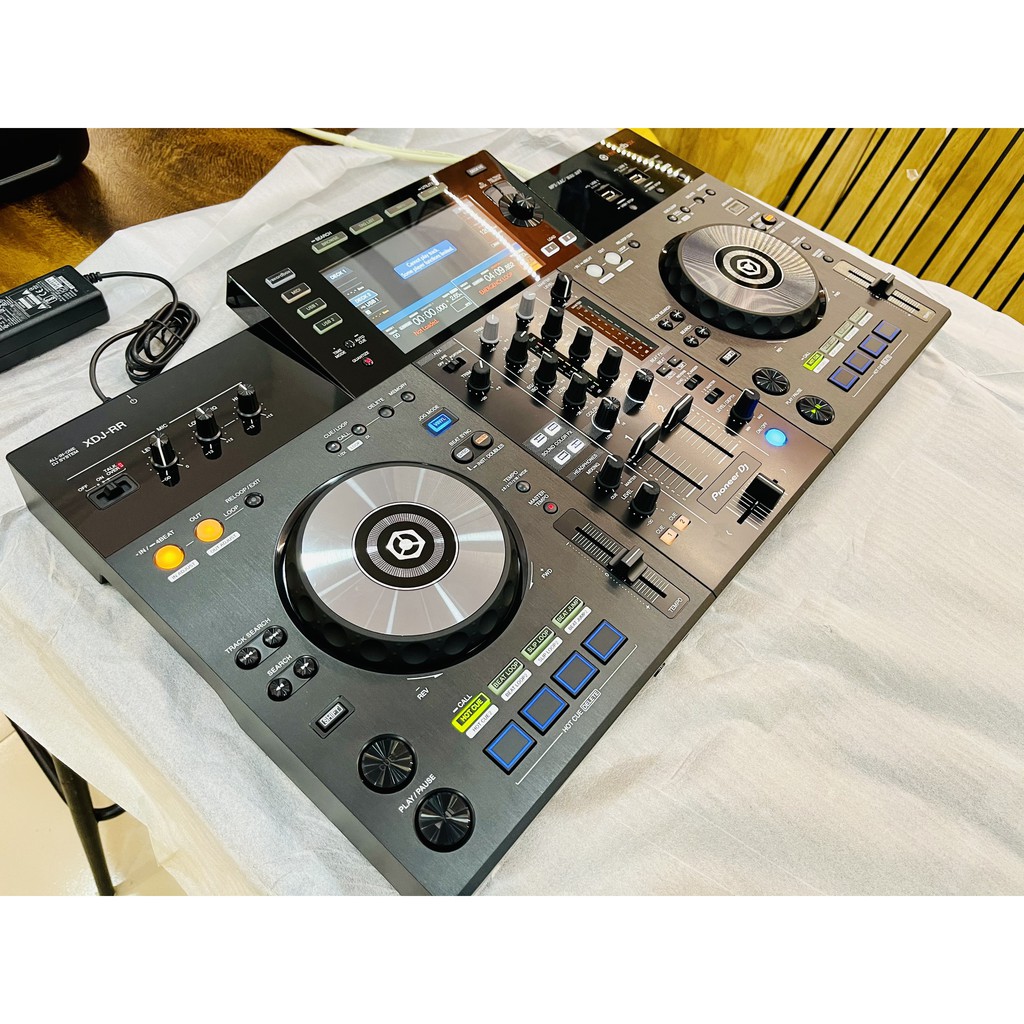 BÀN DJ PIONEER XDJ-RR