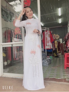 Áo dài hoa sen kết đá