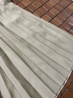 chân váy midi - chân váy xoè ( hình shop tự chụp )