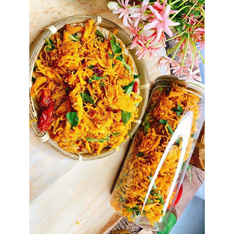 Khô gà lá chanh hũ PET 300g đồ ăn vặt VITUS | BigBuy360 - bigbuy360.vn