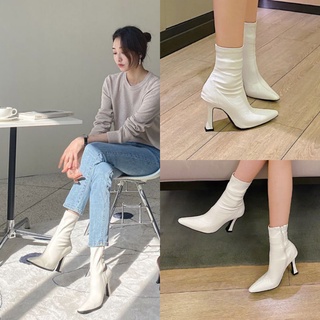Giày boot cổ ngắn ôm chân đế 8cm màu trắng GBCN-30W