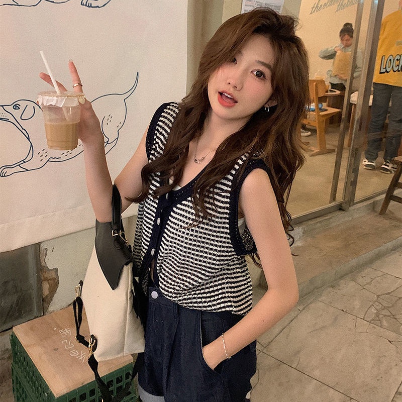 Áo Khoác Cardigan Không Tay Cắt Xẻ Bằng Lụa Băng Kẻ Sọc Thời Trang Mùa Hè Mới Ngọt Ngào Cho Nữ Ins Spicy Pure Desire