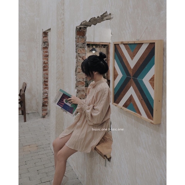 Áo babydoll oversize tay bồng cúc ngọc tone nâu be Bazic one | BigBuy360 - bigbuy360.vn