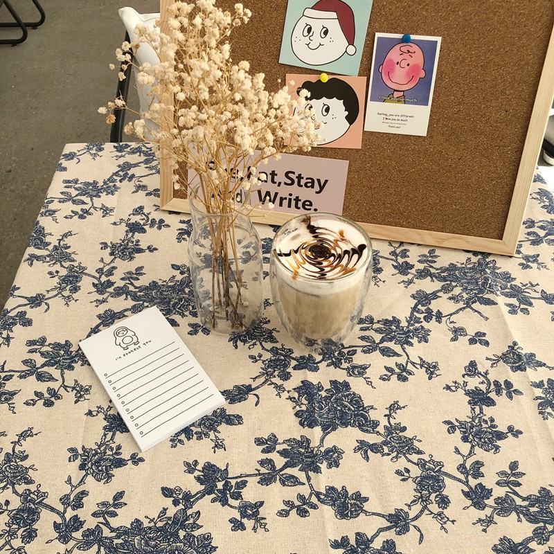 Khăn trải bàn hoa hồng xanh dương Retro