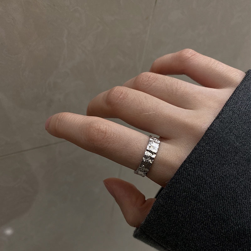 Nhẫn Nam Bạc Tròn Vân đá Đẹp Cá Tính Unisex HipHop Basic Ngầu Trơn Nam Lucifer Store Nhẫn Titan Không Gỉ -Vân Đá