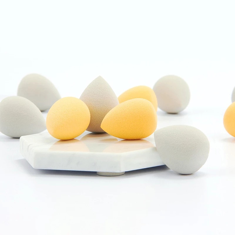 1 Mút Tán Kem Nền / Mút Trang Điểm Mini Màu Sắc Ngẫu Nhiên