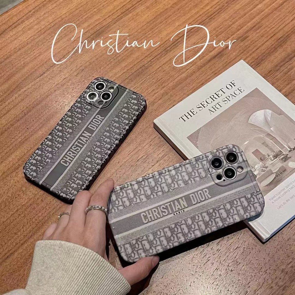 Ốp điện thoại logo Dior thích hợp cho IPHONE 13/12/11PROMAX 13 13PRO 11 X XS XR XS MAX 7 8 SE 7PLUS 8PLUS 7PLUS