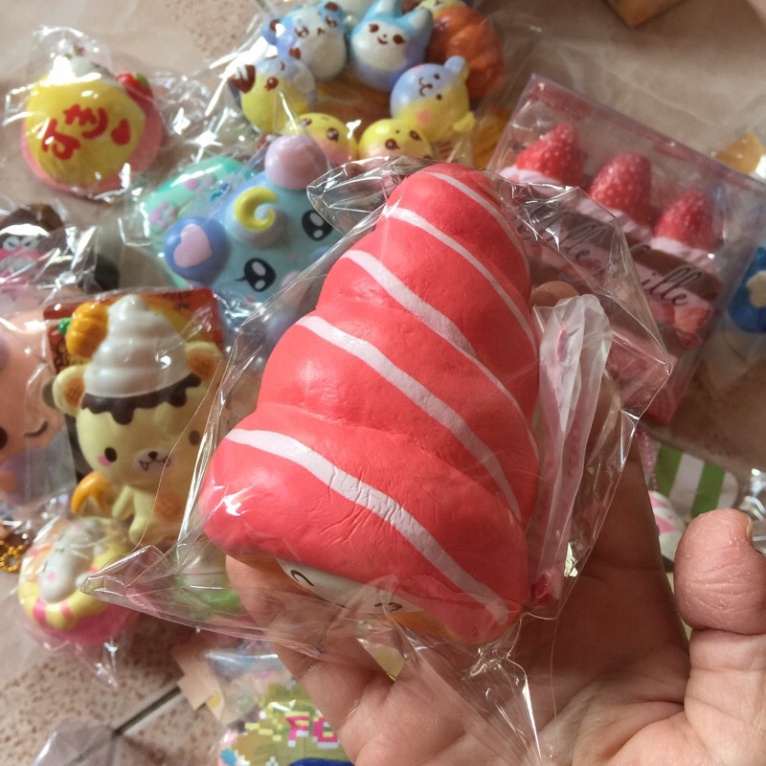 Squishy bánh ốc dâu iBloom. mới