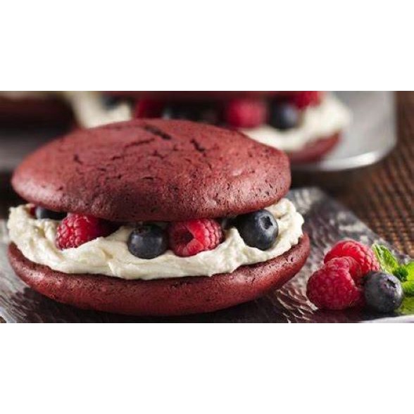 Bột Bánh Red Velvet Cake Mix Super Moist Betty Crocker Delights 432g