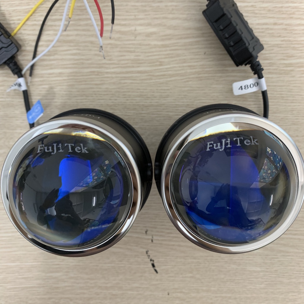 Bi gầm Led nguyên khối Fujitek 3 màu lens xanh - kèm giắc, pát dùng chung