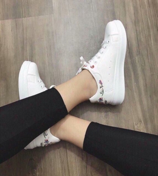 Giày bata nữ gót thêu hoa