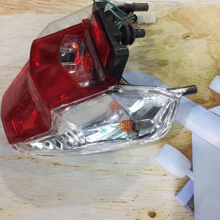 Củ hậu xe FUTURE NEO kèm bóng siêu bền đẹp - Bộ cụm đèn hậu xe máy Future Neo - G2910