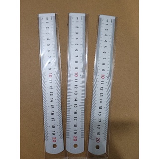 Thước kẻ sắt 20cm.