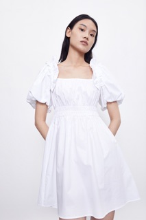 Đầm trắng Urban Revivo (thay tag)
