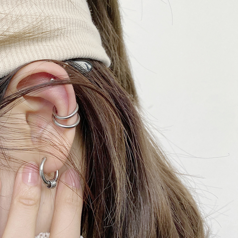 Khuyên tai dạng vòng kẹp bằng kim loại phong cách đường phố cá tính đen tối đơn giản 19182
