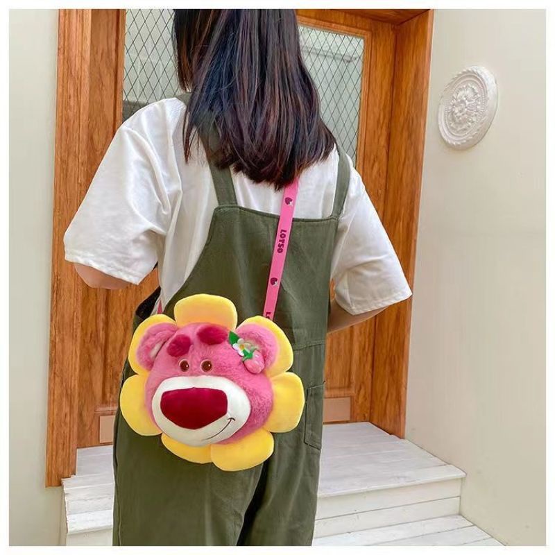 Túi Đeo Chéo Hình Gấu Dâu Tây Bằng Lông Nhung Dễ Thương Xinh Xắn
