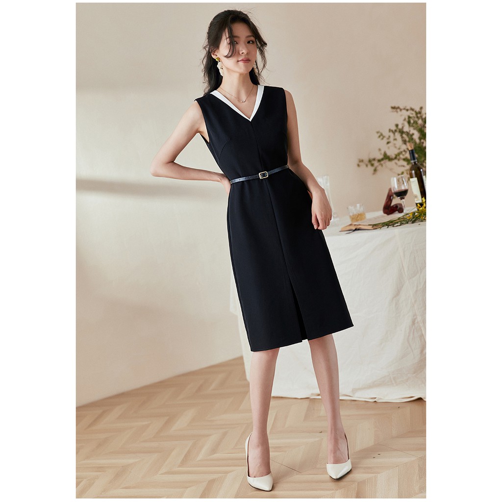 Đầm dự tiệc suông đen cổ tim viền trắng không tay