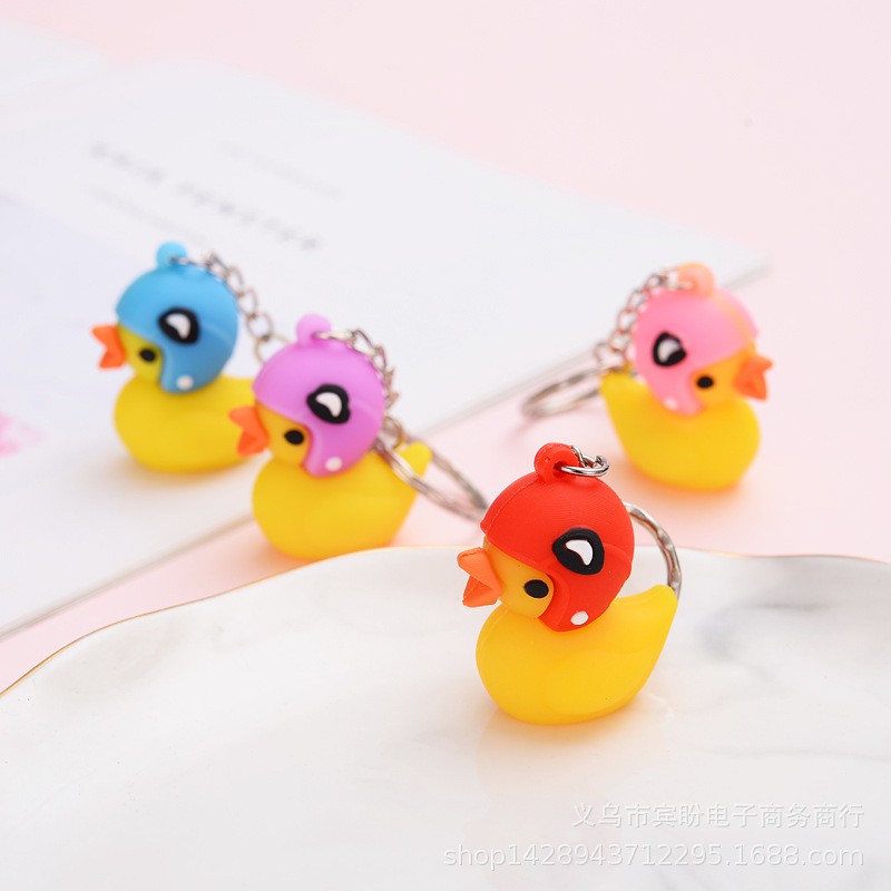 Móc Khóa Vịt Đội Nón / Đội Mũ Bảo Hiểm Kawaii