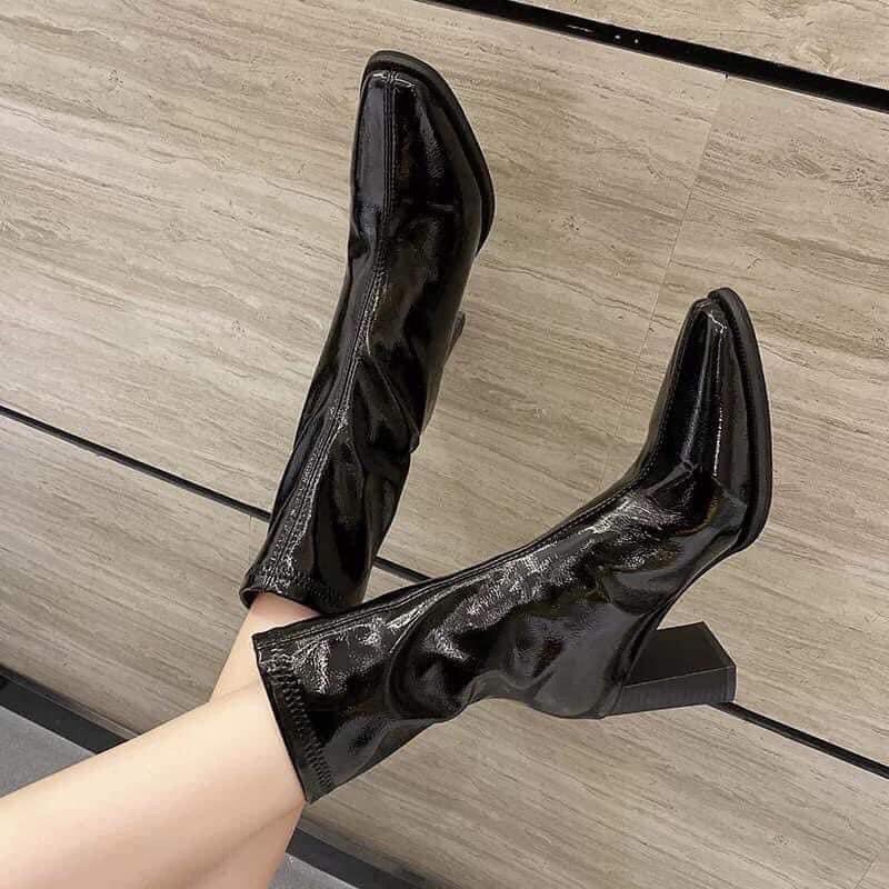 GIÀY BOOT NỮ DA BÓNG CỔ CAO ĐẾ VUÔNG VÂN GỖ M9019 Fullbox