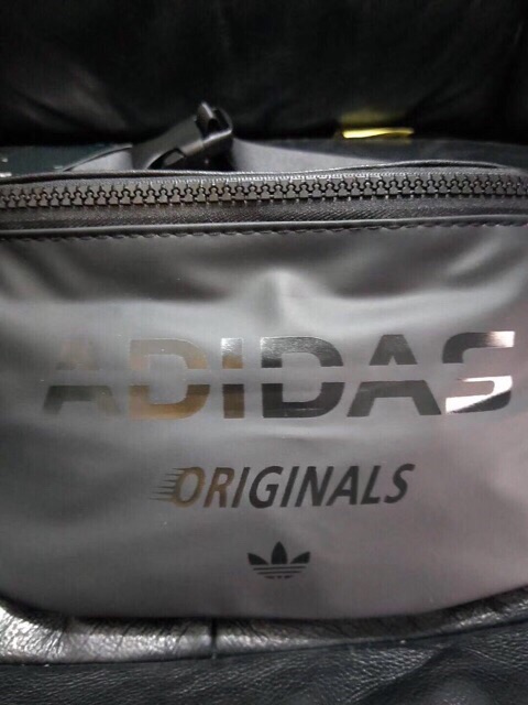 Túi bao tử Adidas chất liệu da - Tặng mặt nạ đắp mặt | BigBuy360 - bigbuy360.vn