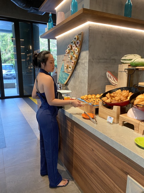 Set vet hở lưng