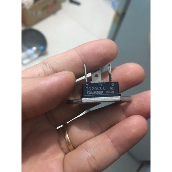 Triac máy nước nóng