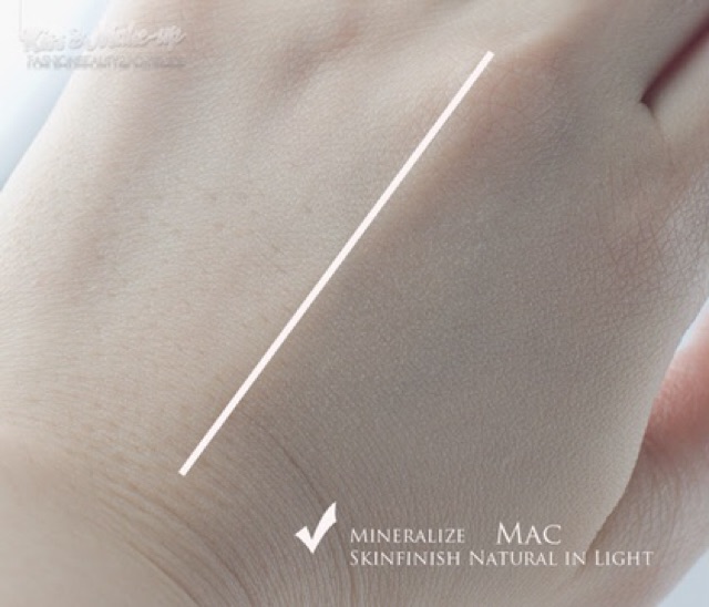 PHẤN HIGHLIGHT MAC MINERALIZE SKINFINISH NATURAL LIGHT (Hàng chính hãng)