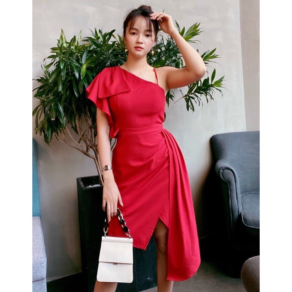 Đầm body lệch vai sẻ tà ngắn dài siêu sang
