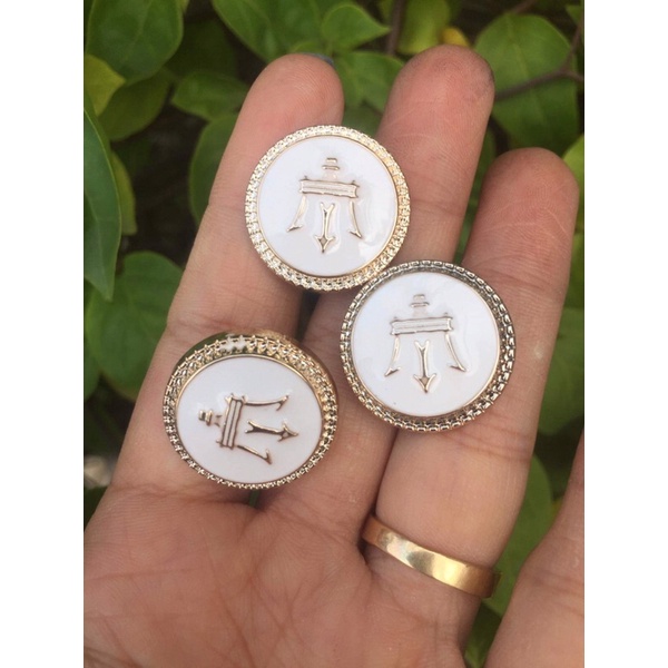Nút áo vest 2CM mẫu đinh ba siêu sang