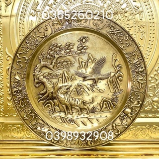 Mâm tranh mã hổ chất liệu bằng đồng kích thước 53 cm