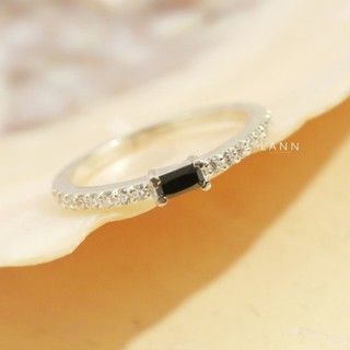 Nhẫn nửa đá trắng mặt đá chữ nhật Trắng - Đen BẠC S925 LANN R243