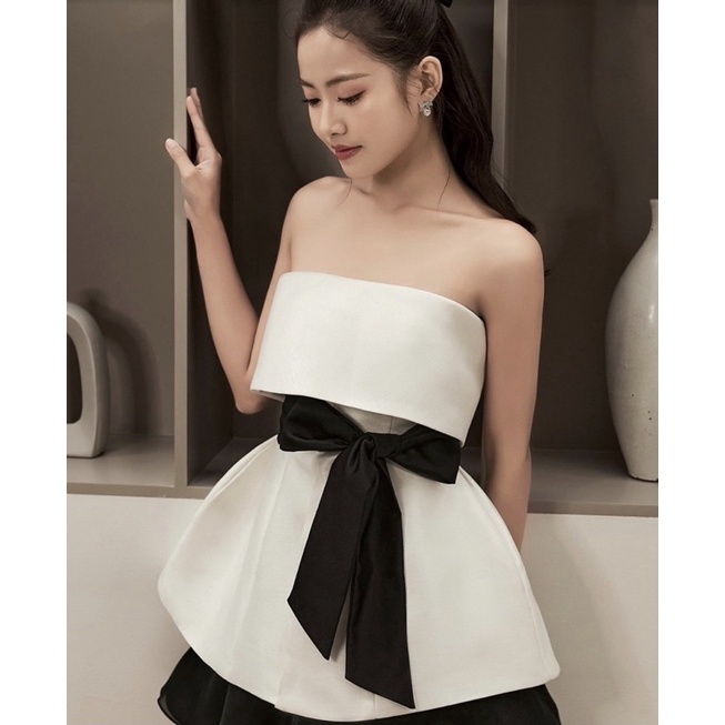 SET ÁO ỐNG TRẮNG THẮT NƠ ĐEN EO + CHÂN VÁY XOÈ