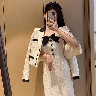 Set váy trắng kèm nơ dáng dài và áo khoác dạ tweed tiểu thư