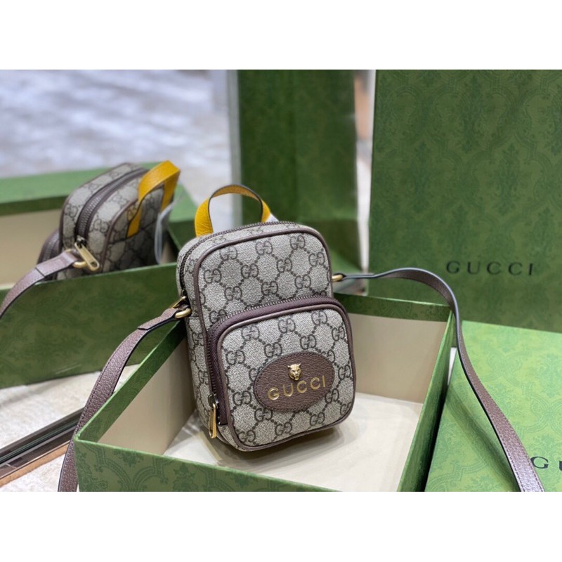 túi đeo chéo mini nhỏ gọn có túi bánh phía trước hoạ tiết in logo gucci GC gg