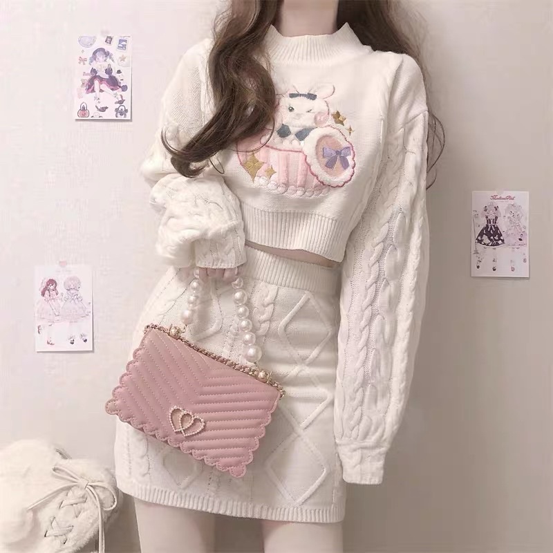 Set Áo Len Dệt Tay Dài Thêu Hình Và Chân Váy Croptop Ôm Tôn Dáng Xinh Xắn