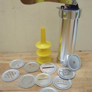 Dụng cụ làm bánh qui bơ