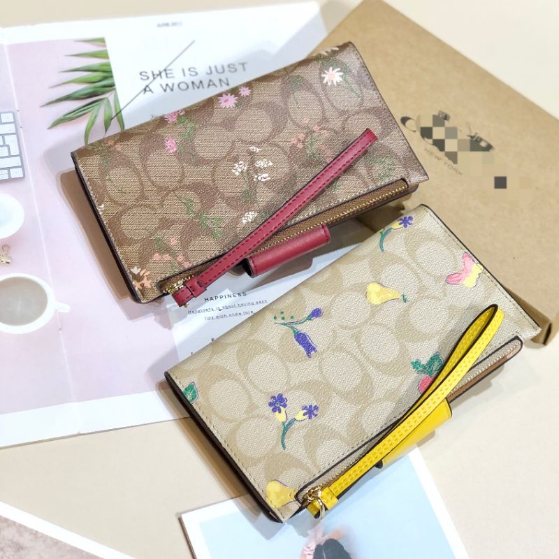 VÍ COACH THỜI TRANG