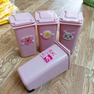 Thùng rác mini dễ thương để bàn học